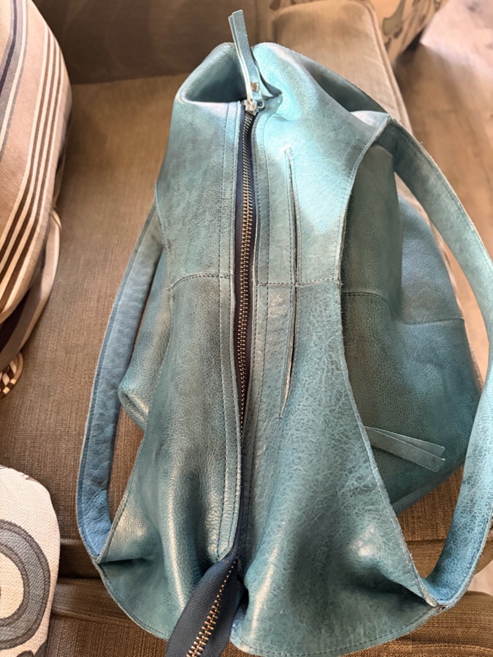 LATICO Camila Shoulder Bag in Denim - Picture 6 of 8